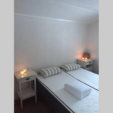 Vestvagoy Lofoten. Hytte/hus Pa Li.
