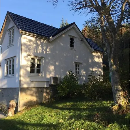 Vestvagoy Lofoten. Hytte/hus Pa Li. *